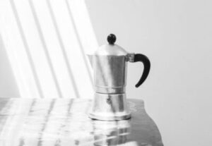 摩卡壺｜圖片來源：Unsplash ｜ 攝影：BRUNO CERVERA