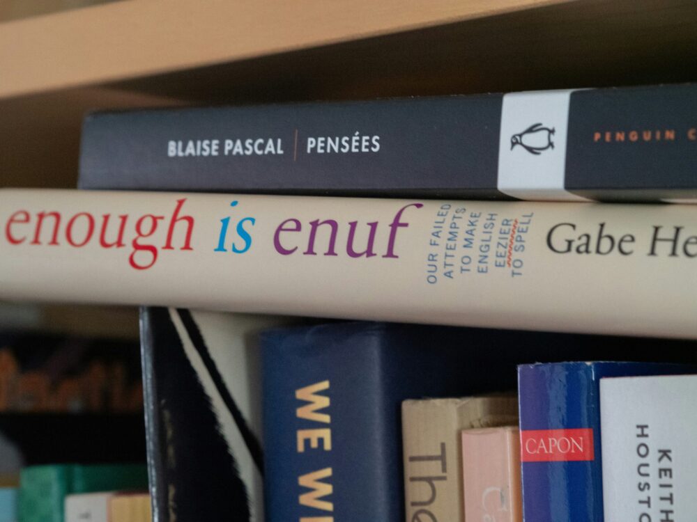 Book Recommendations｜攝影：Brett Jordan 圖片來源： Unsplash