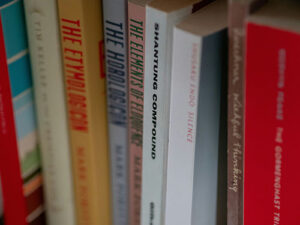 Book Recommendations｜攝影：Brett Jordan 圖片來源：Unsplash