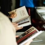 Financial books ｜攝影：Sam Williams 圖片來源： Unsplash