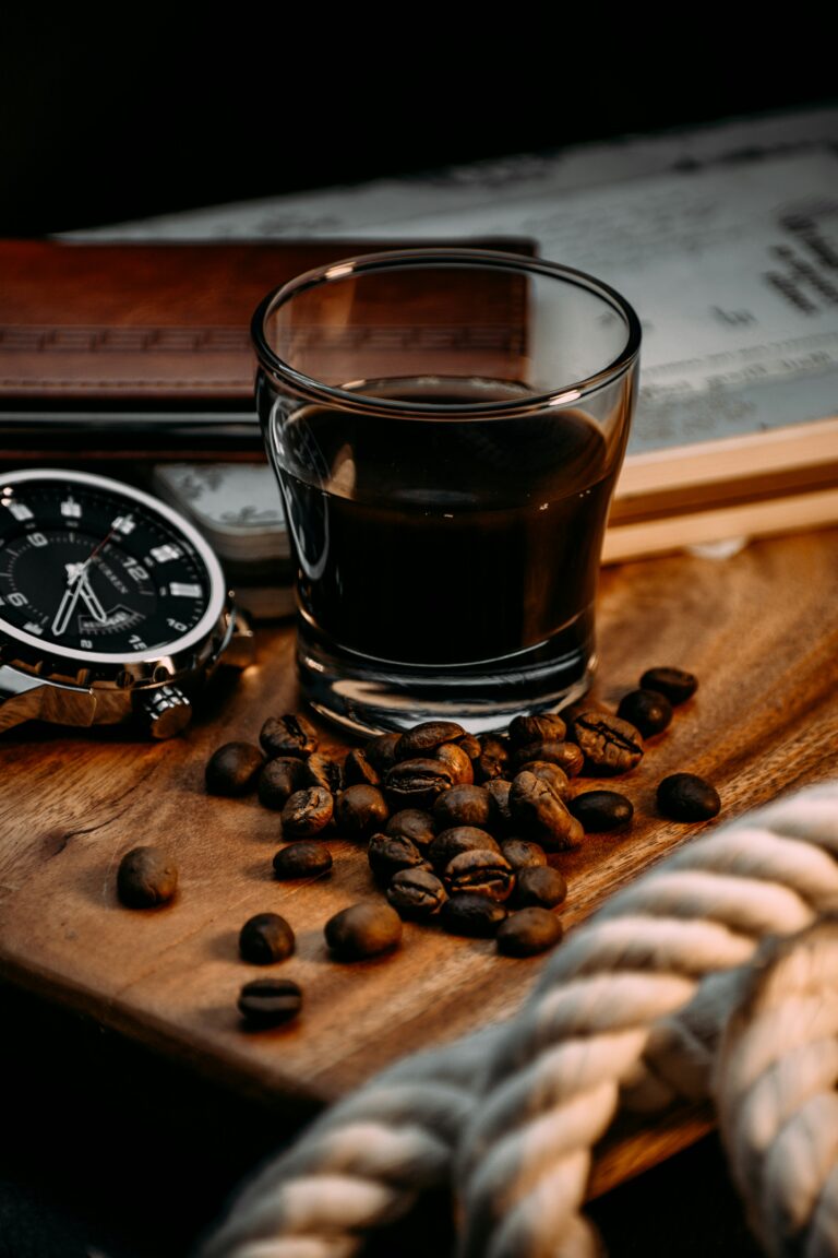 coffee | 攝影：Amr Taha 圖片來源： Unsplash