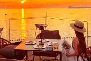 苫也暮懸崖海景餐廳｜圖片來源：trip.com