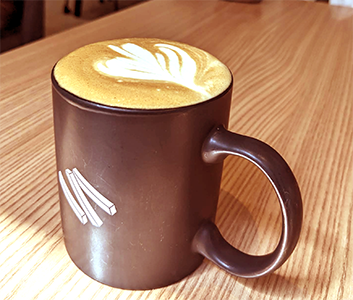 Block & Cafe. 町咖啡 拿鐵咖啡｜圖片來源：Google Map