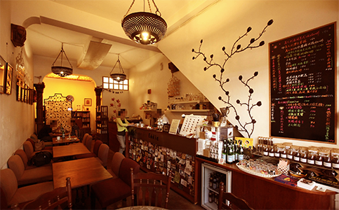 Eddie's Cafe Et Tiramisu店內環境｜圖片來源：Google Map