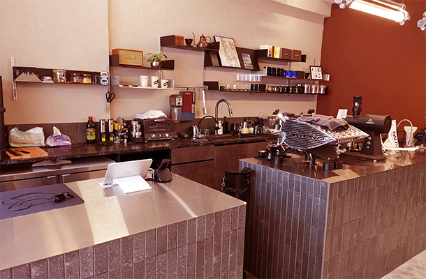 Pause Coffee Roaster 吧台環境｜圖片來源：Google Map