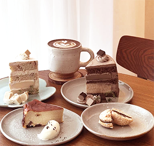 貳氖福商行 拿鐵咖啡與各式甜點