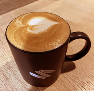 楽透咖啡 拿鐵咖啡｜圖片來源：Google Map