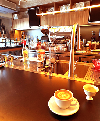 白鳳商店 卡布奇諾咖啡與濃縮咖啡｜圖片來源：Google Map