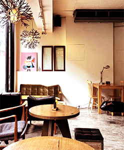 Arthere Café 上樓看看咖啡店內環境｜圖片來源：Google Map