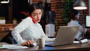 Busy｜攝影：DC Studio 圖片來源：Freepik