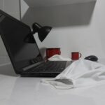 辦公桌｜攝影：João Paulo Carnevalli de Oliveira 圖片來源：unsplash