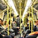 通勤｜攝影：Viktor Forgacs 圖片來源： Unsplash