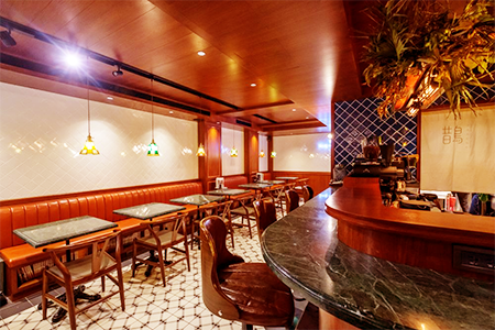 鵲 Kasasagi Coffee Roasters店內環境｜圖片來源：Google Map